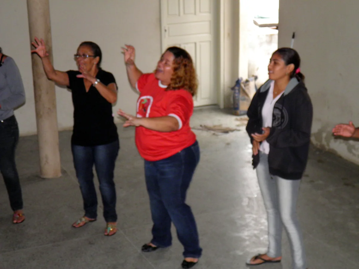 Trabalho em grupo durante a oficina.